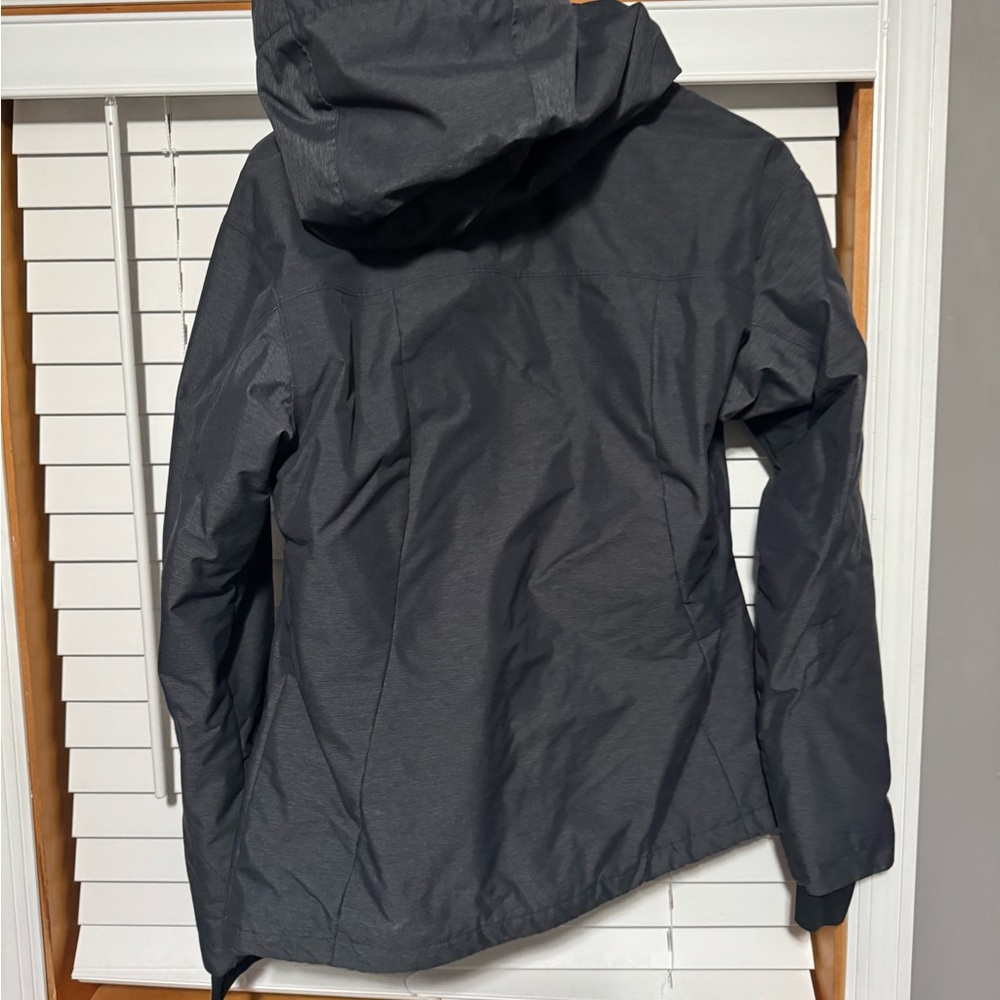 Columbia Woman’s Parka - Picture 6 of 8